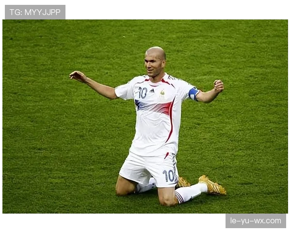 齐达内传球艺术：精准与创造力的完美融合，引领足球新境界