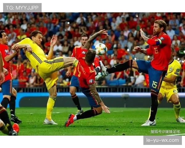 足球比赛精彩瞬间：球员激烈对抗与赛场高清图集